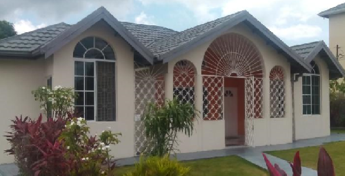 2 BEDROOM HOUSE FOR SALE IN KINGSTON JAMAICA FOR 14 000 000 HOUSES